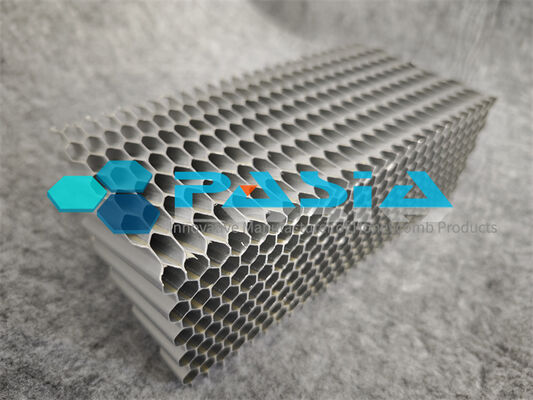 Κίνα Flame Retardant Lightweigt Honeycomb Energy Absorber with High Heat Dissipation Pyramidal Structure Handling 15 KW/m² for Aerospace Chamber Lining προμηθευτής